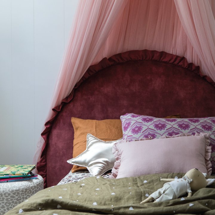 The Ruffle Bedhead