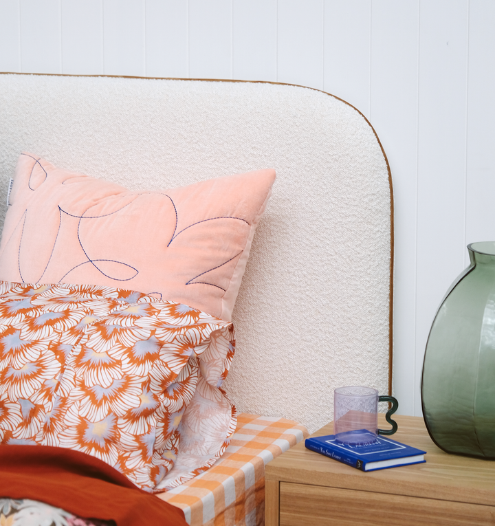 The Boucle Bedhead